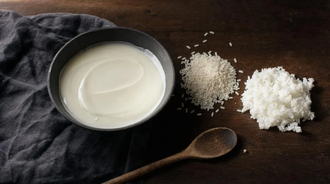 Photo éditoriale illustrant l'article : crème de riz vs riz blanc